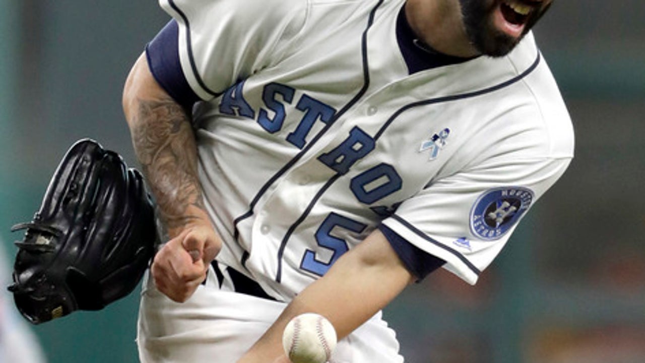 Gattis, Valbuena homer as Astros top Reds 6-0